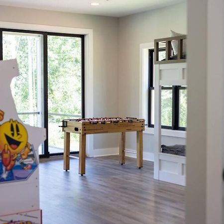 New Home, Dock, Kayaks, Game Room, Water Views Winchester Экстерьер фото