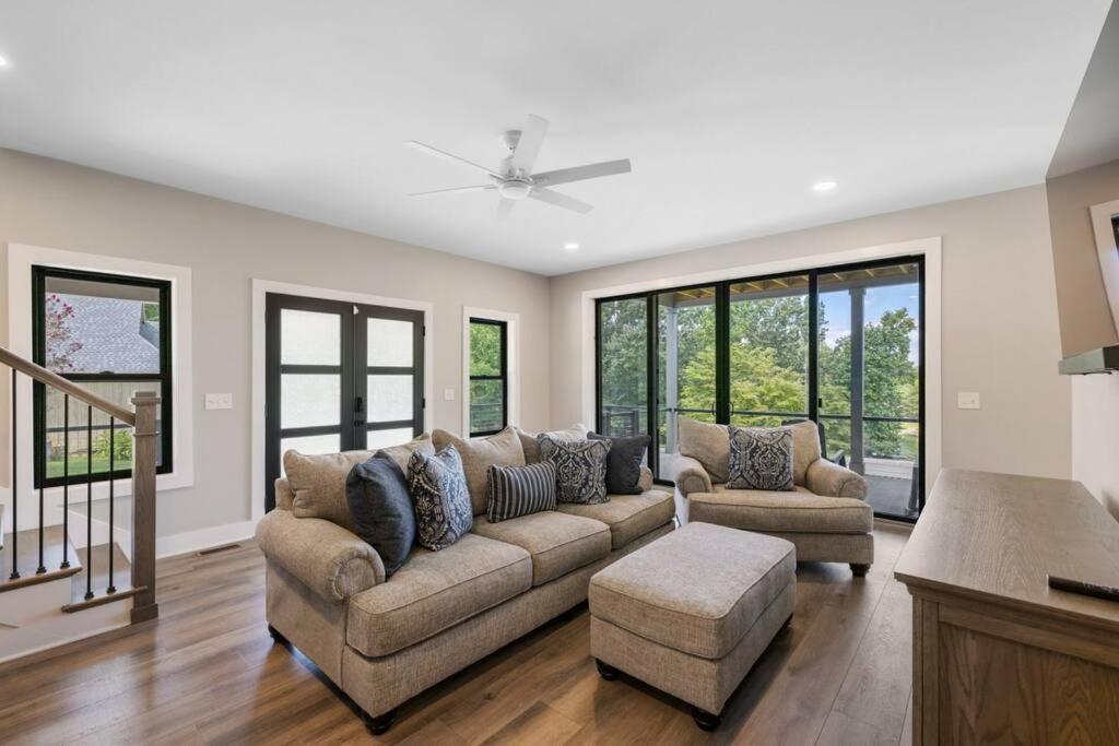 New Home, Dock, Kayaks, Game Room, Water Views Winchester Экстерьер фото