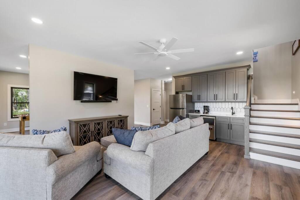 New Home, Dock, Kayaks, Game Room, Water Views Winchester Экстерьер фото