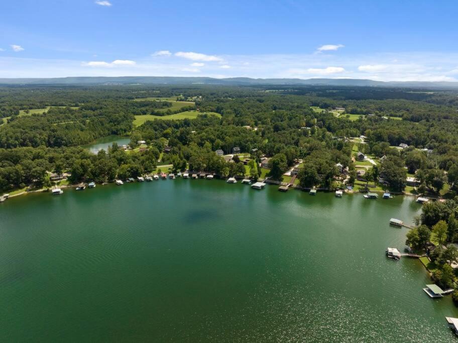New Home, Dock, Kayaks, Game Room, Water Views Winchester Экстерьер фото