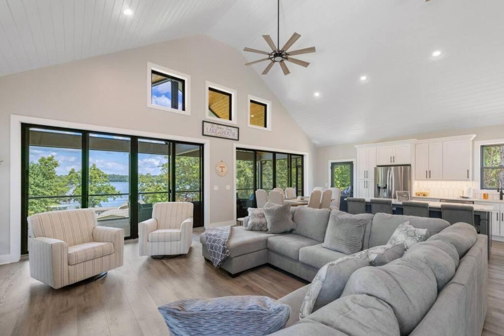 New Home, Dock, Kayaks, Game Room, Water Views Winchester Экстерьер фото