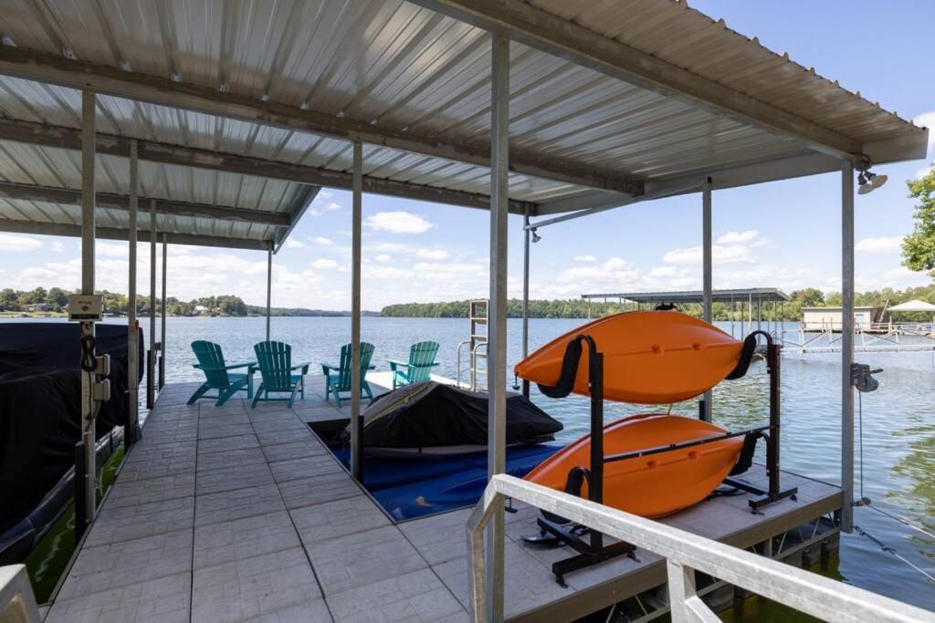 New Home, Dock, Kayaks, Game Room, Water Views Winchester Экстерьер фото
